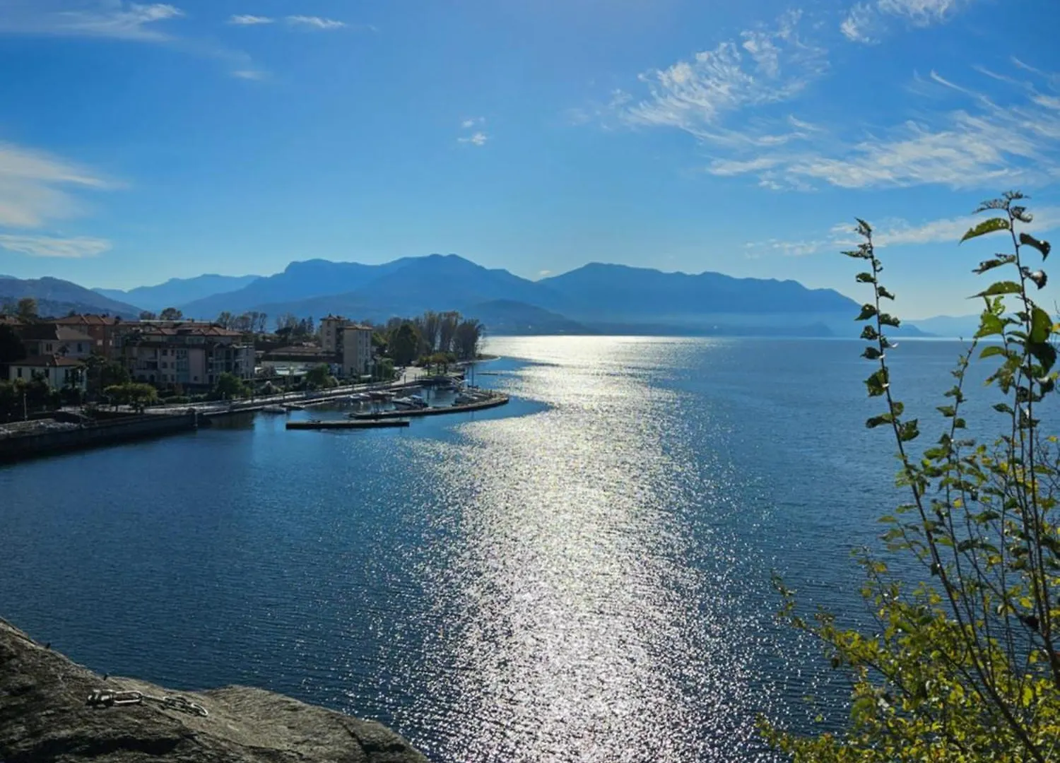 Vista Lago Luino Italien