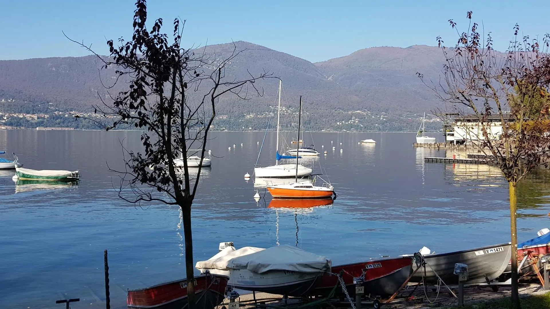 Vista Lago Luino Italien